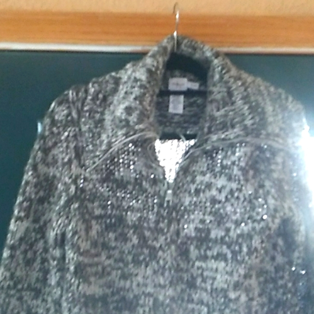🏁 BCBG BLACK/WHITE Cardigan Acrylic  NWOT  🏁 - Picture 3 of 10